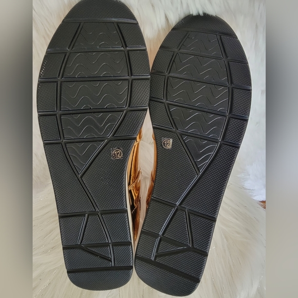 New Penny loves Kenny Metallic Gold Sneakers - Picture 2 of 7